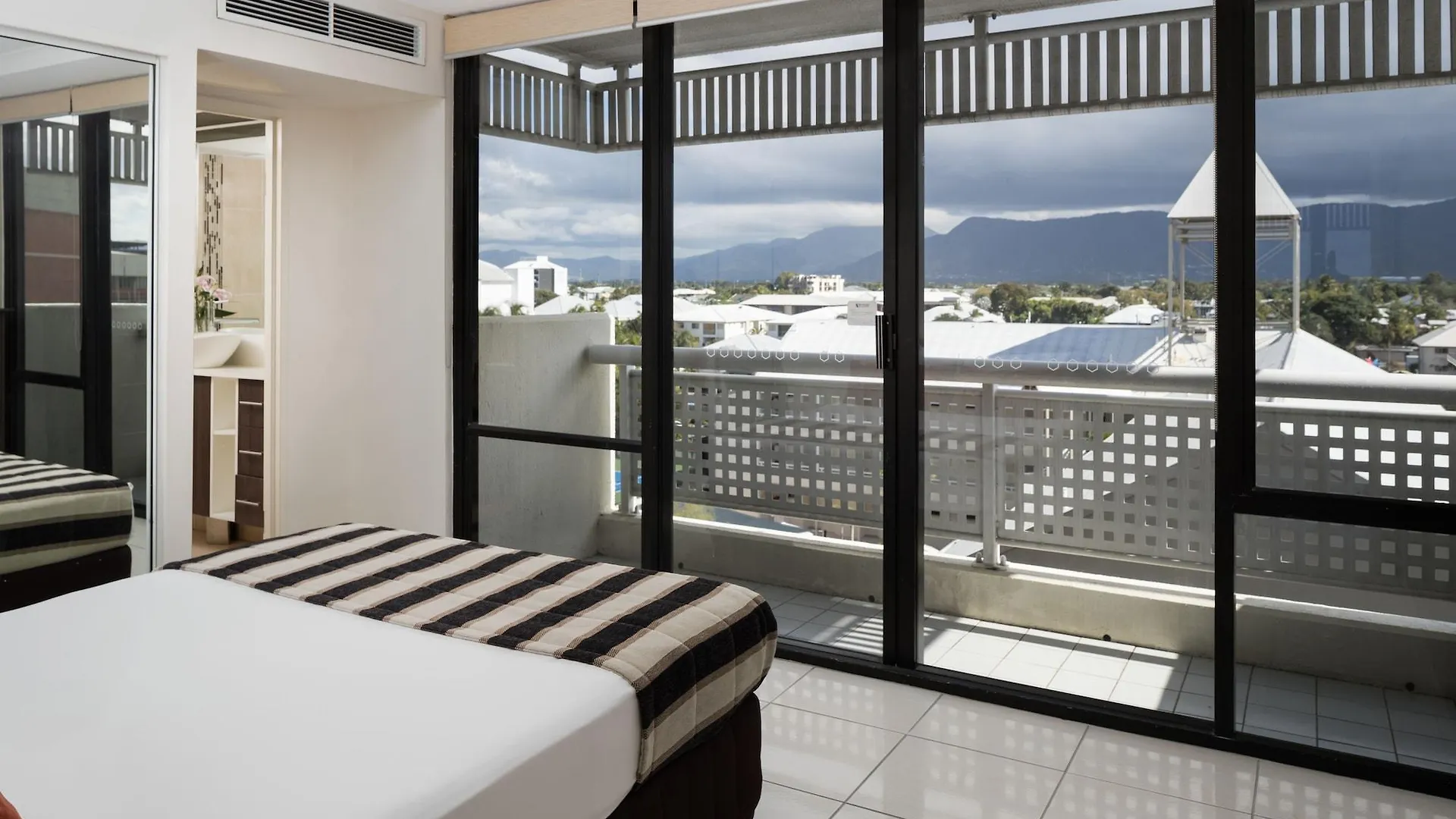 Hotel Rydges Esplanade Resort Cairns