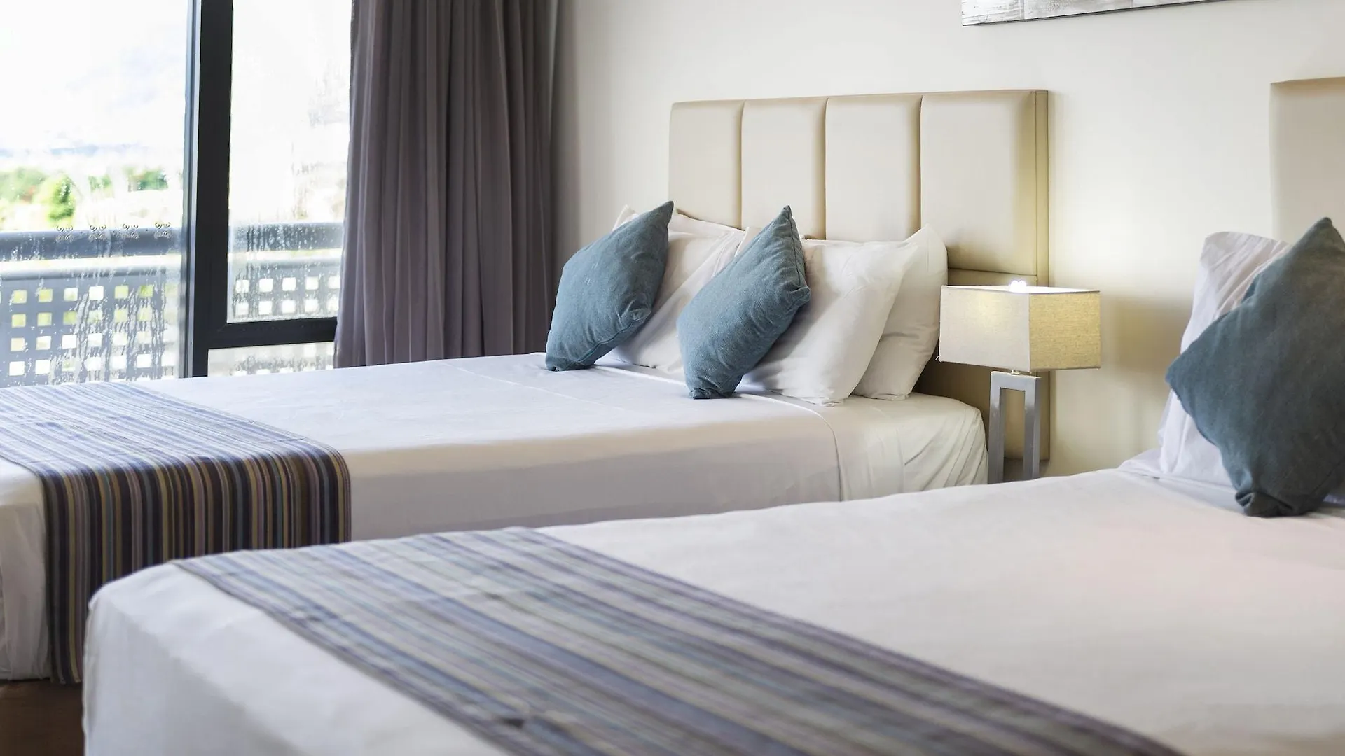 Rydges Esplanade Resort Cairns 4*,  Australia