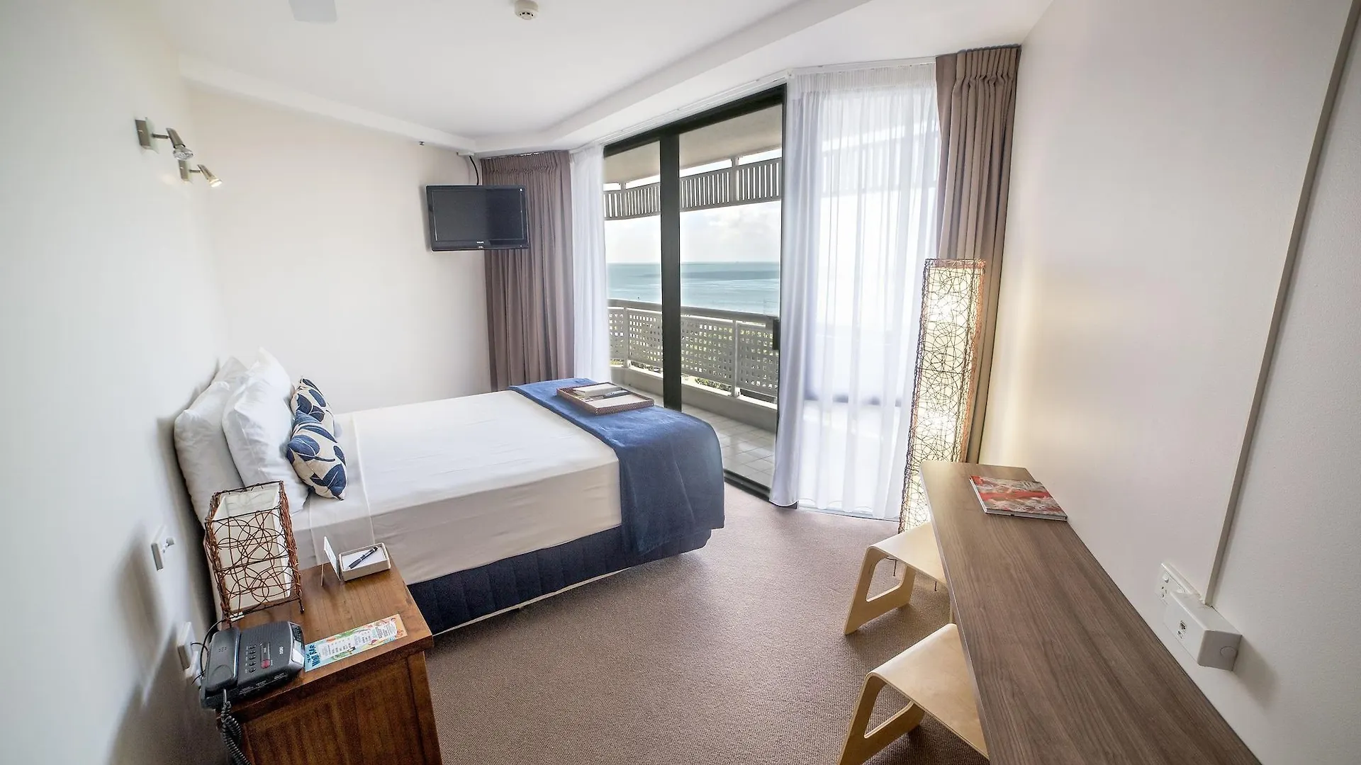 Rydges Esplanade Resort Κερνς 4*,