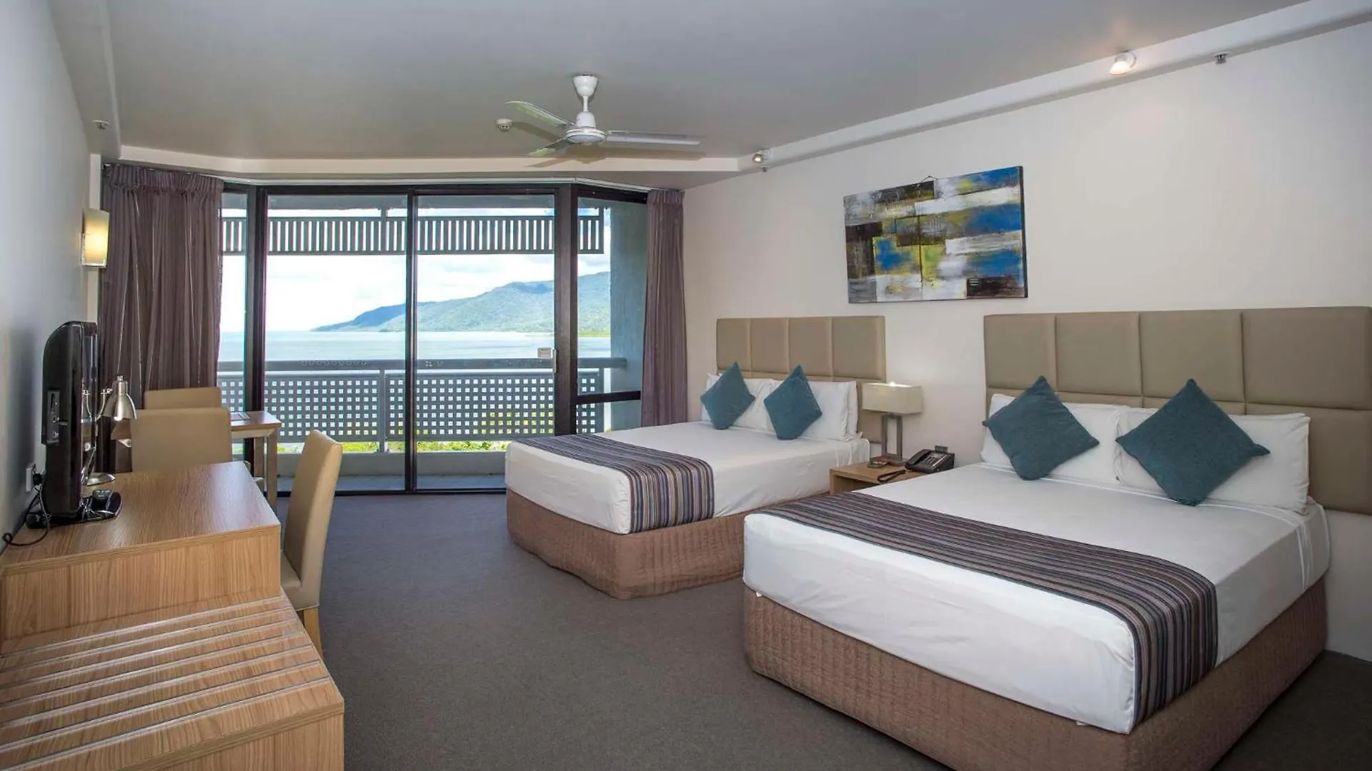 Rydges Esplanade Resort Κερνς 4*,